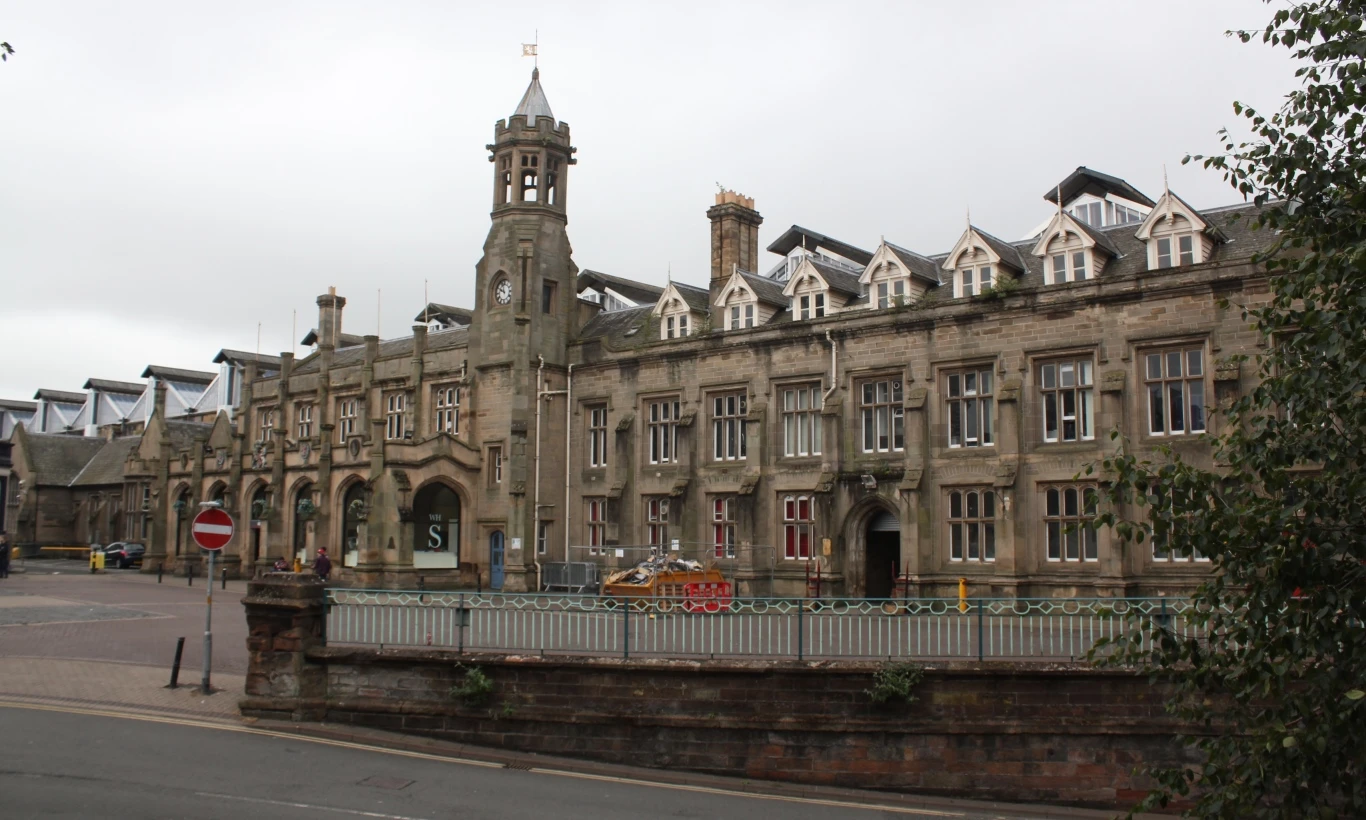Regal car hire meet and greet at Carlisle Railway Station