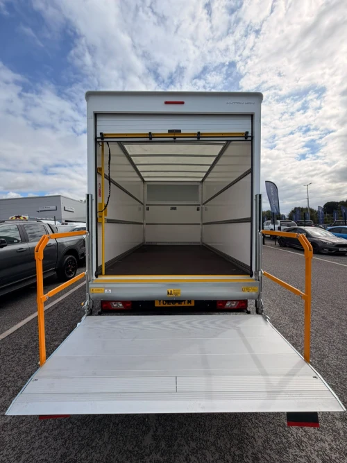 Driving a Luton Van Safely